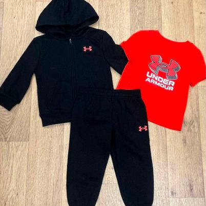 Ensemble 3 pièces veste, t-shirt, jogging noir et rouge-orange grandeurs 12 mois à 7 ans - Under Armour